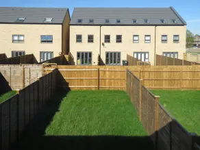 Tudors eSuites Two Bedrooms Garden and Netflix - Image 4