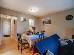 Trendy Dt Condo - 17th Ave+parking, Pets - Image 3