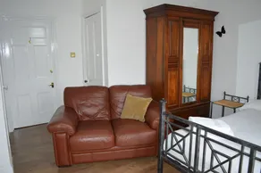 Syston Guest House - Image 5