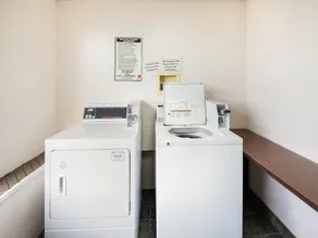OYO Hotel East Hanover NJ-10 - Image 2
