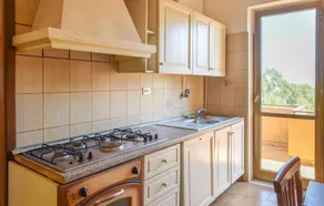 Amazing Apartment in Montauro With 4 Bedrooms - Image 3