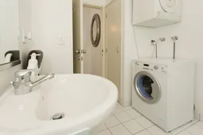 TOWNY - Central City Retreat - 2 Bedrooms - Image 3