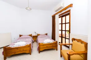 Erato Hotel Apartments - Image 2