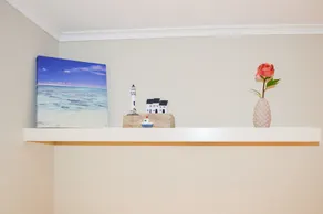 Traditional 2 Bedroom Flat Near City Centre - Image 3