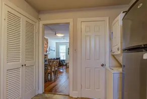 3BR Colonial House w/Parking by CozySuites - Image 4