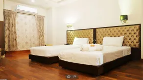 Khayyam Hotel - Image 5