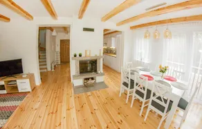 Beautiful Home in Ruciane-nida With 4 Bedrooms and Outdoor Swimming Pool - Image 2