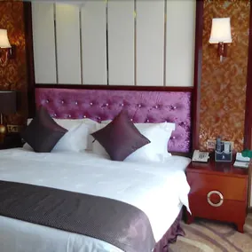 Xichang Qionghai Bihai Hotel - Image 3