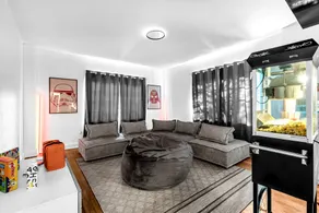 Hipster Upper Buenavista House - Image 3