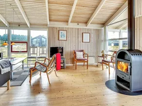 Welcoming Holiday Home in Hirtshals With Sauna - Image 4