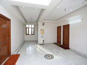 City Hotel by OYO Rooms - Image 3