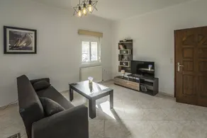 Deluxe Sunny Apartments - Image 2