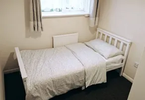 Charming 3-bed House - Image 2