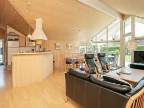 Luxurious Apartment in Væggerløse With Sauna - Image 4