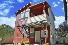 Beautiful Garden City Getaway - Image 5