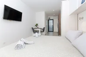 Apartment On the Beach - Image 3