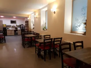 Nevers Hotel - Image 4