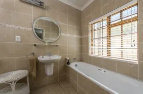Algoa Guesthouse - Image 4