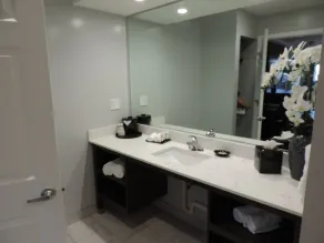 Pavilion Inn - Image 2