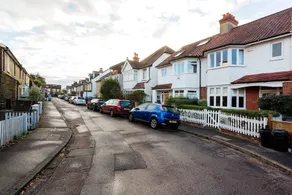 Enchanting in East Sheen - Image 3