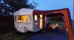 Retro 1960's Caravan With Mountain Views - Image 4