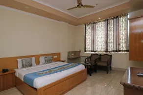 OYO Periwal Premium - Image 2