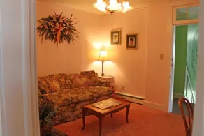 Belle Aire Mansion Guest House - Image 3