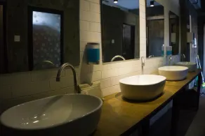 Hostel 9 - Image 3