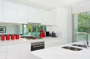 Apartment on Broadway - Image 5