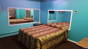 Sharns Motel - Image 4