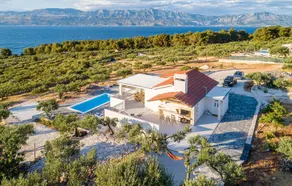 Stunning Home in Splitska-supetar With 3 Bedrooms, Wifi and Outdoor Swimming Pool - Image 5
