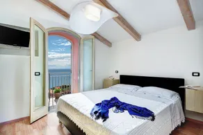 Lo zaffiro sul mare - Image 2