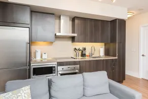 Applewood Suites - CN Tower & Convention Centre - Image 4