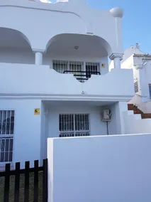 Sunny and Spacious Apartment With own Entrance to Pool - Image 4