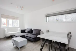 Designer 2 Bedroom Apartment in West London - Image 3