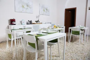 B & B Rochel - Image 5