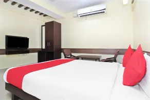 OYO 30537 Hotel Megharaj - Image 2