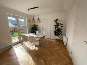 Beautiful 4 Bedroom 3 Beds House in Glasgow - Image 5