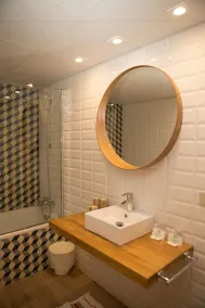 Hotel Miralles - Image 2