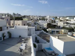 Santorious Quiet Apartment - Image 5