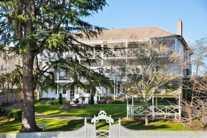 Lake Daylesford Apartments 2A - Image 5