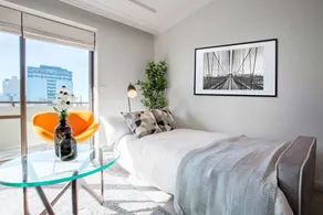 Russell St. Hotel Apartment - Image 2