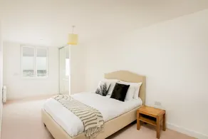 Rethink Living - Luxury Brighton Marina - Image 4