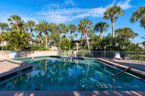 Waterfront Condo Beach Access Community Pool And Tennis 1 Bedroom Condo by RedAwning - Image 2