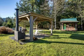 72mf - Rustic - Pets Ok - Sleeps 2 1 Bedroom Cabin by Redawning - Image 3