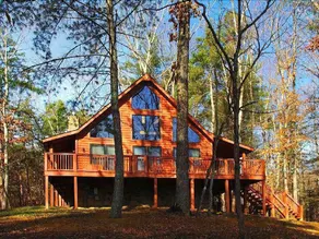 Tomahawk Lodge 3 Bedroom Cabin by RedAwning - Image 3