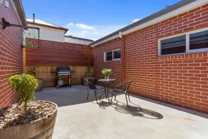 Coastal Vibe Apartments - Image 3