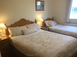 Fairlawns Bed & Breakfast - Image 4