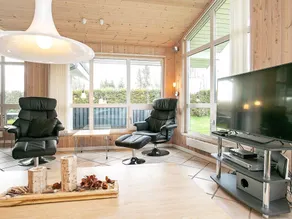 Comfy Holiday Home in Hals With Whirlpool - Image 3