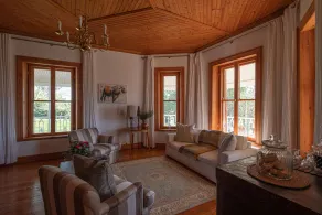 Merindol Manor - Image 2